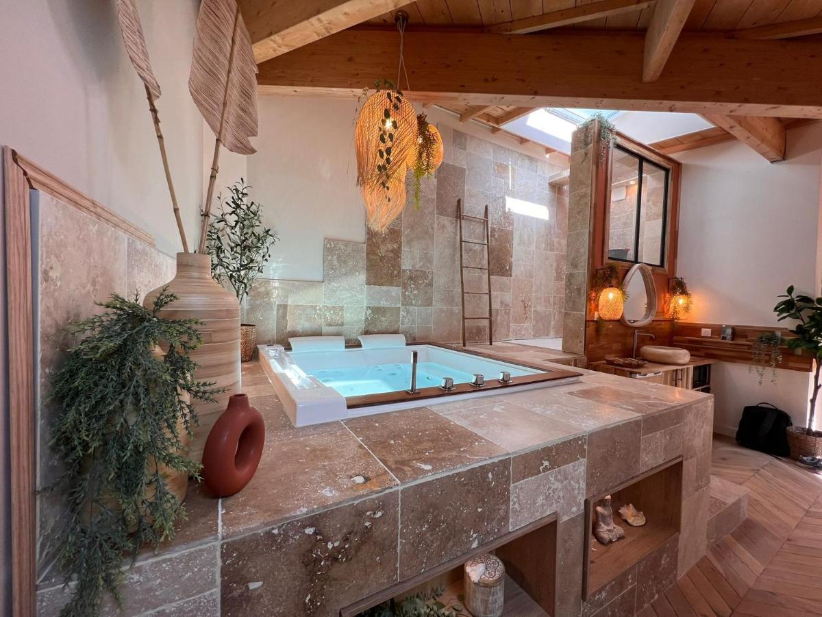 Suite Bali Les Petits Plaisirs อองเชร์ ภายนอก รูปภาพ